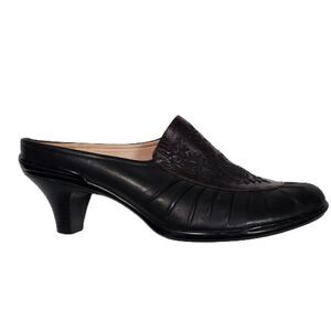 Sofft Womens Black Leather Shoes. Slides. 2" Heels. Size 10